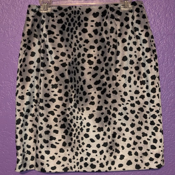 Silver/Black cheetah printed suit - Picture 4 of 4